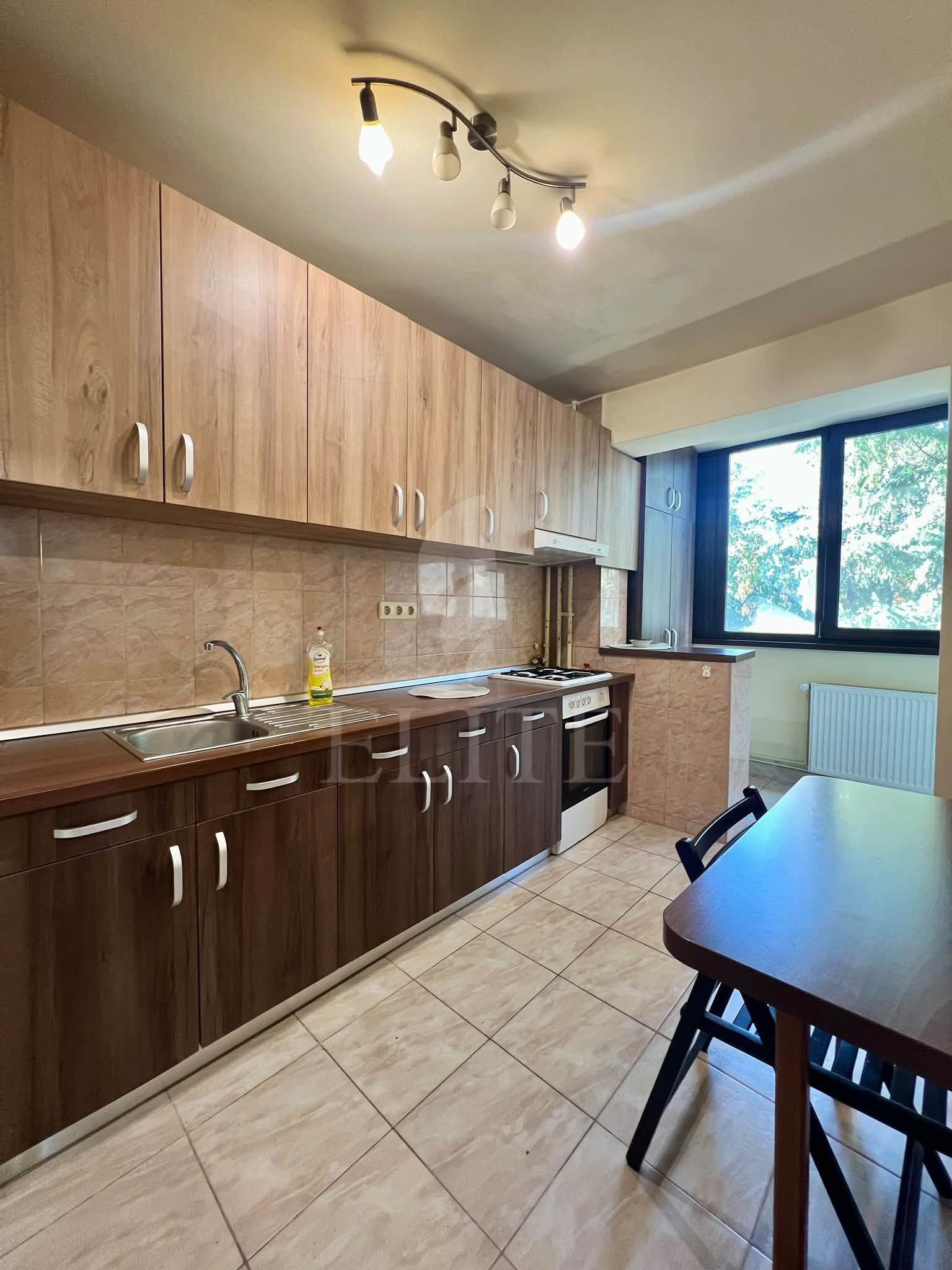 Apartament 3 camere în zona DIANA-1283744