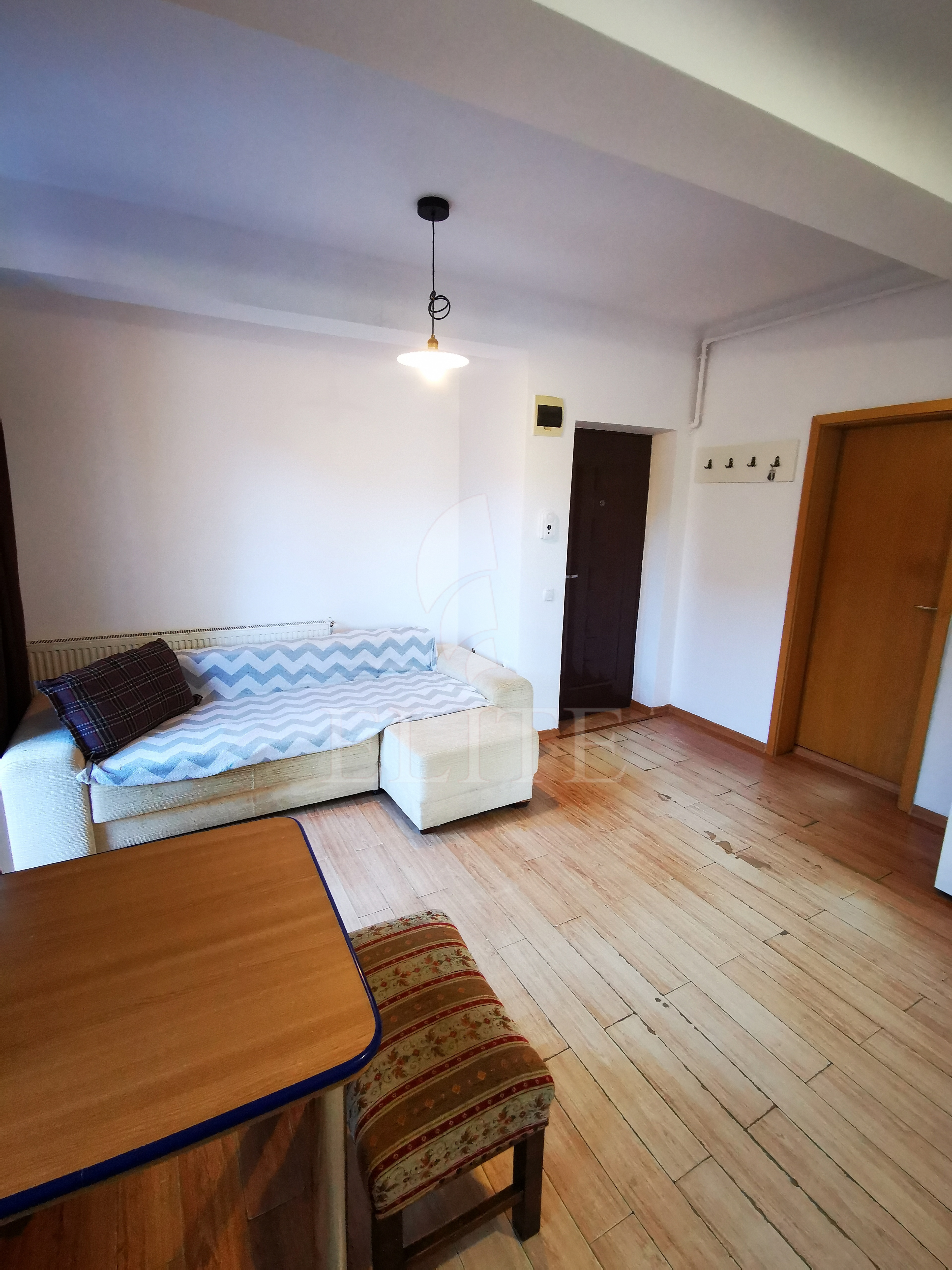 Apartament 3 camere în zona EDGAR QUINET-1284396
