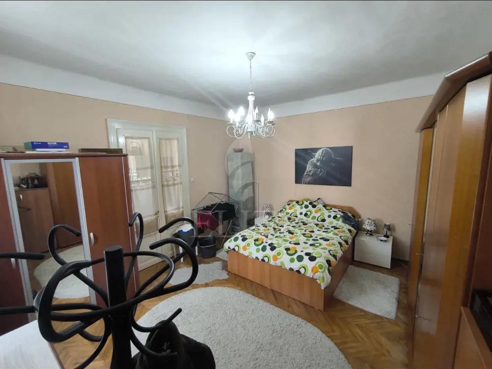 Apartament o camera în zona STRAZII TRAIAN-1286178
