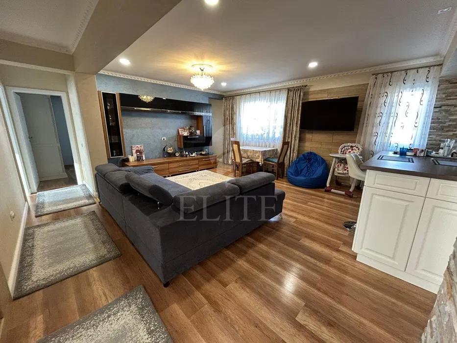 Apartament 4 camere în zona OASULUI-1291742