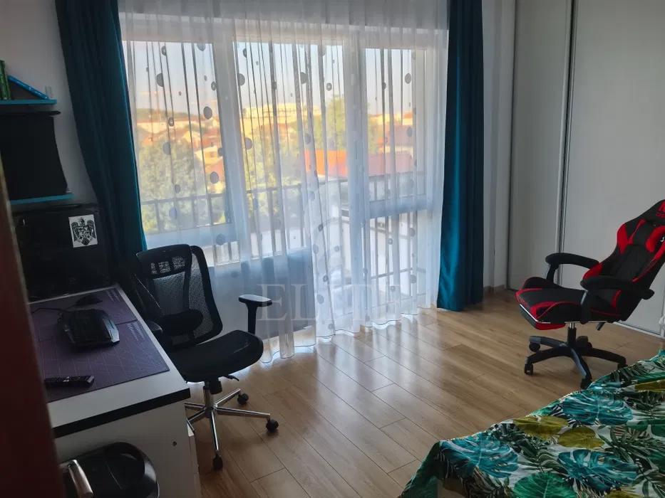Apartament 3 camere în zona OASULUI-1292704