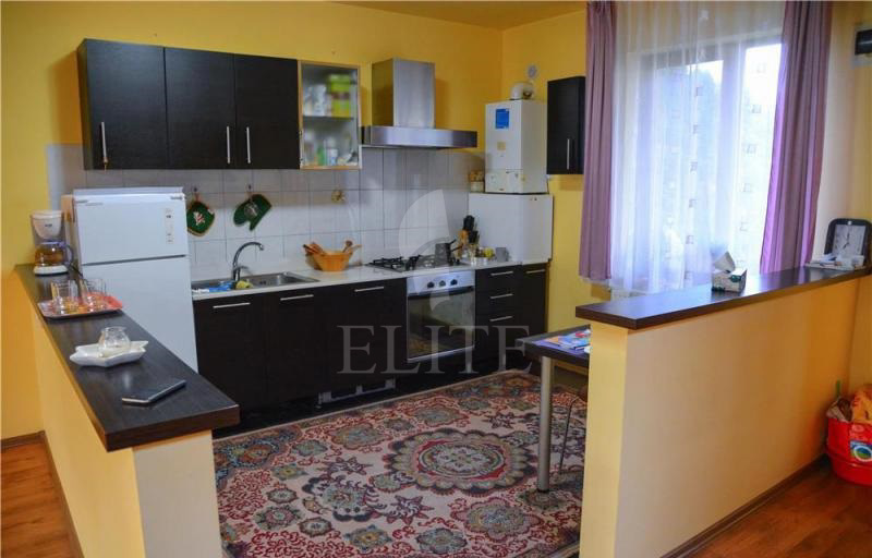 Casa 4 camere în zona SOMESENI-701886